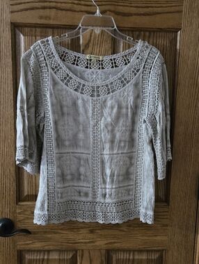 Democracy Crochet-Trim Scoop Neck Top in Light Gray/tan